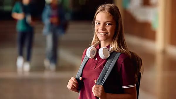 Best Scholarships for High School Seniors - 2026 [With Application Tips]