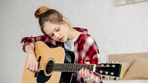 Improving techniques with guitar lessons 