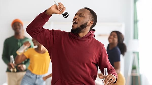 How 1-on-1 singing lessons can help improve vocal power and breath control