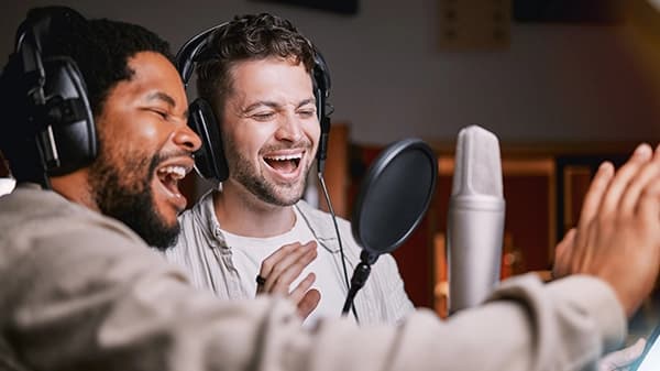 How 1-on-1 singing lessons can help improve harmony skills and confidently lead a choir