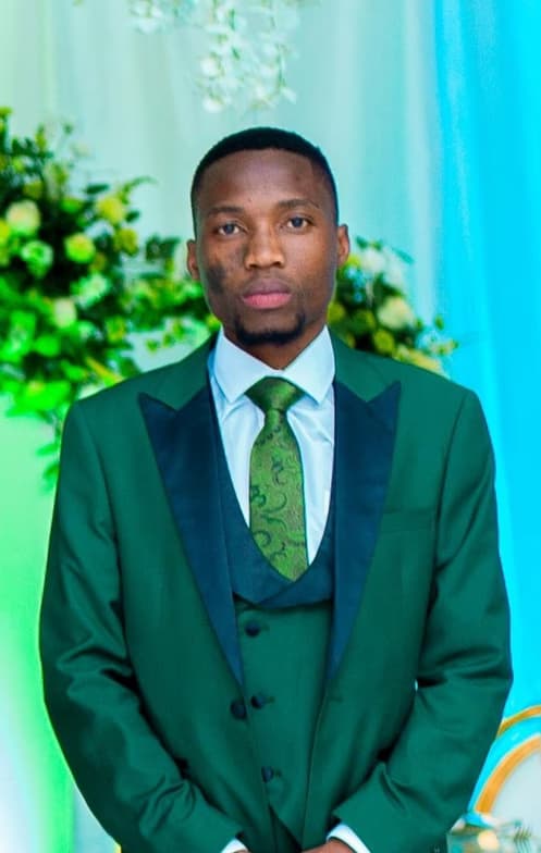 Profile photo of Mcebisi, Mathematics tutor at Wiingy 