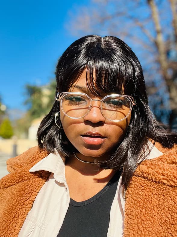 Profile photo of BEE, French tutor at Wiingy 