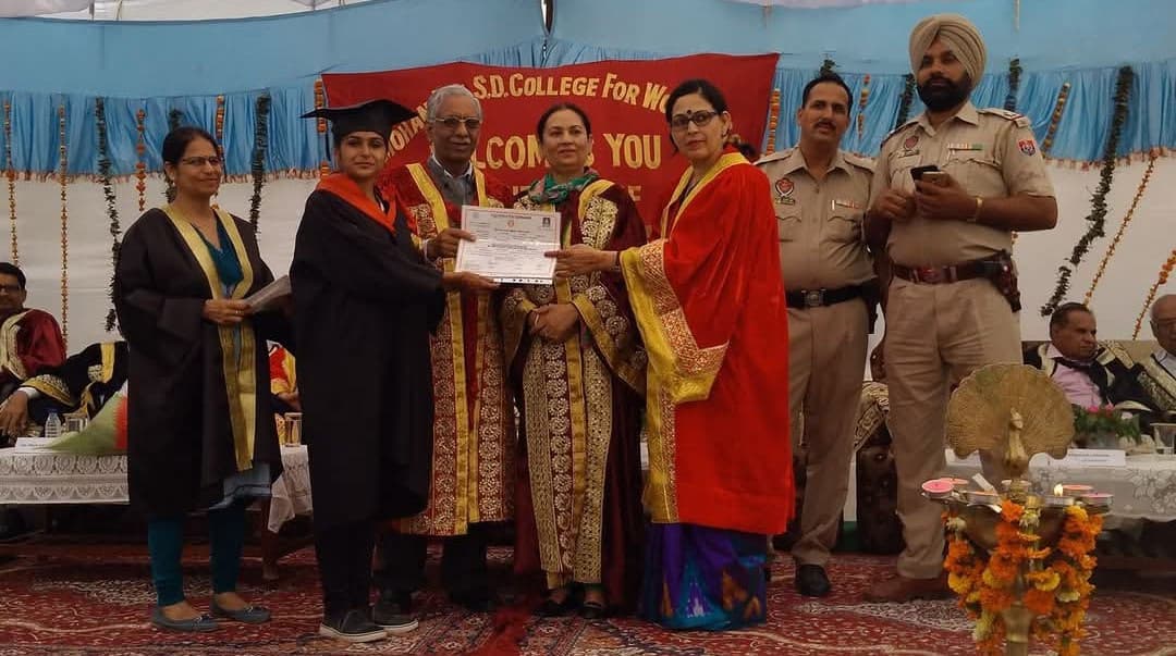 Graduation ceremony photo of Kajal