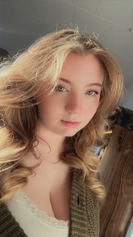 Profile photo of Anna, Singing tutor at Wiingy 