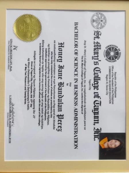 Verified degree or teaching certification of Honey  