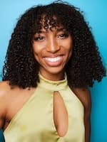 Profile photo of Andrea, Singing tutor at Wiingy 