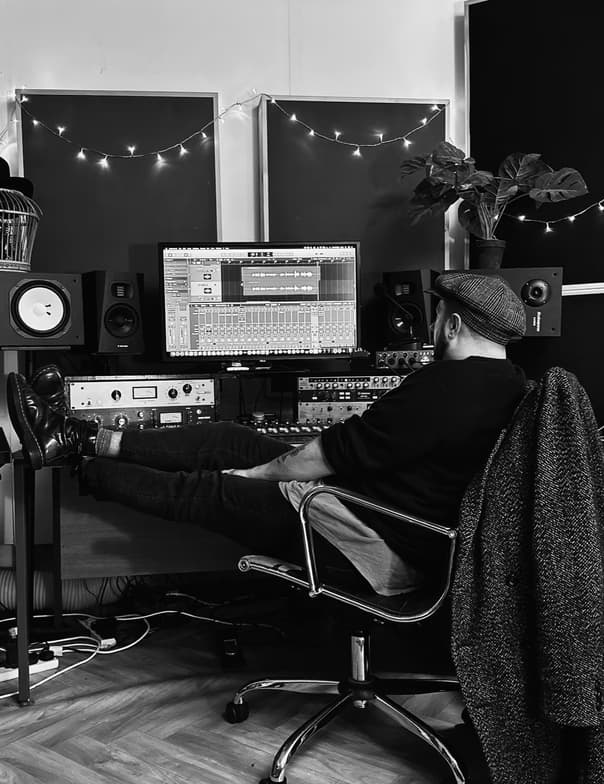 Profile photo of Gavin , Singing tutor at Wiingy 