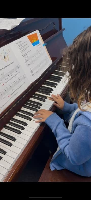 Casual photos of Ghazal, Wiingy tutor 