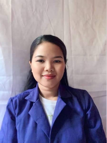 Profile photo of Ronelyn, English tutor at Wiingy 