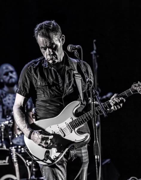 Profile photo of Mike, Guitar tutor at Wiingy