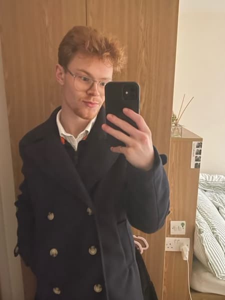 Profile photo of Ethan , Singing tutor at Wiingy