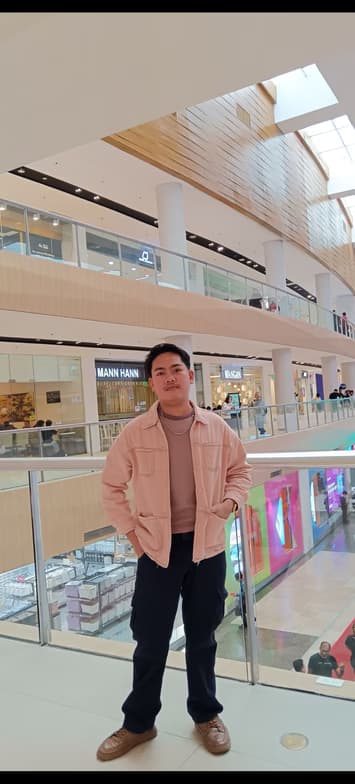 Profile photo of Anthony , Singing tutor at Wiingy