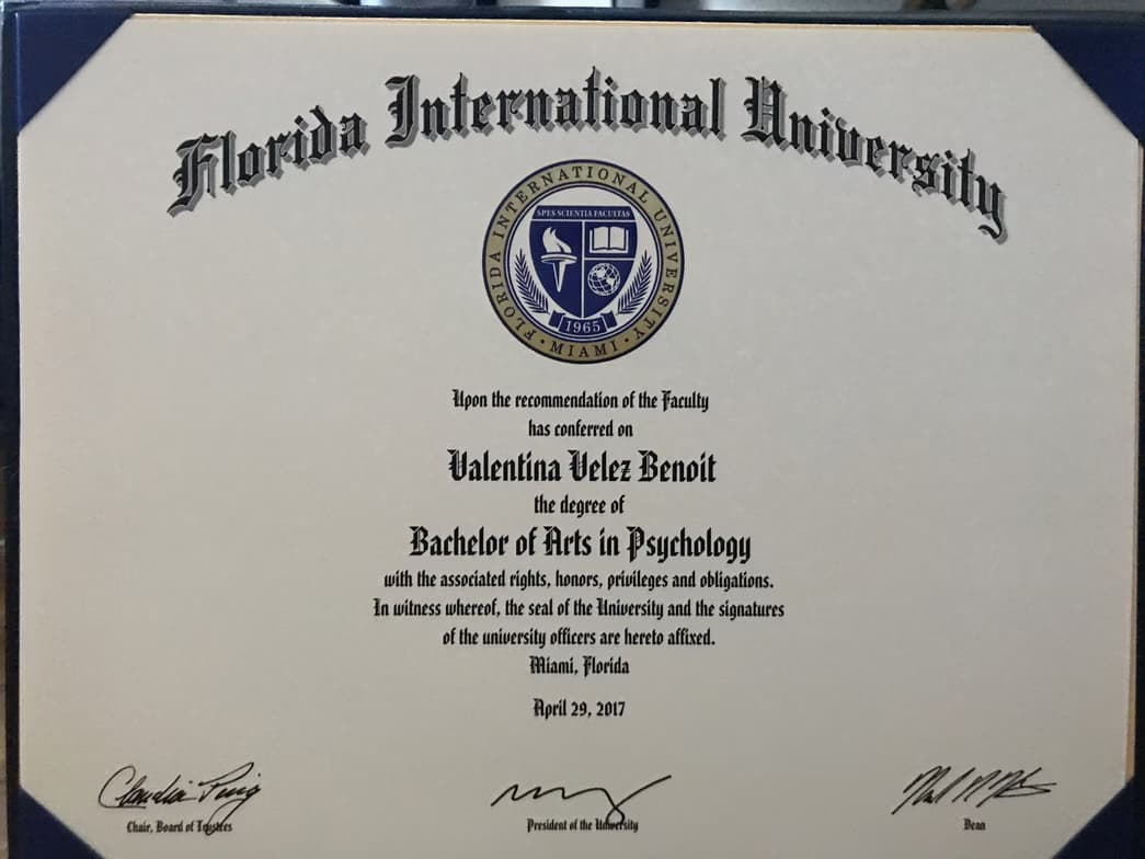 Verified degree or teaching certification of Valentina