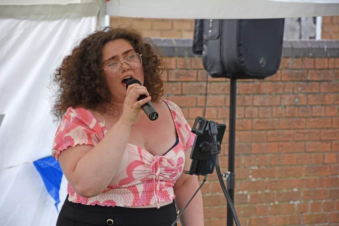 Profile photo of Felicity , Guitar tutor at Wiingy 