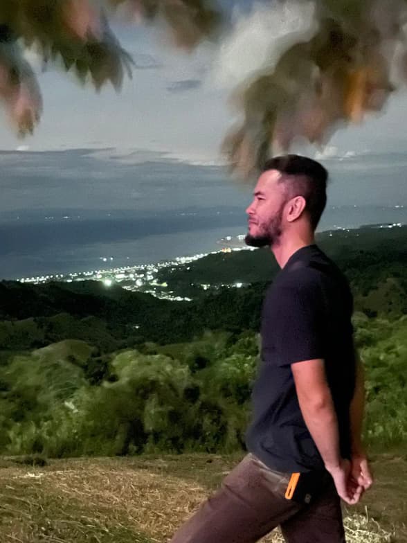 Travel snapshot of Ramiru during a trip 