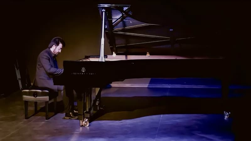 Travel snapshot of Arman during a trip 