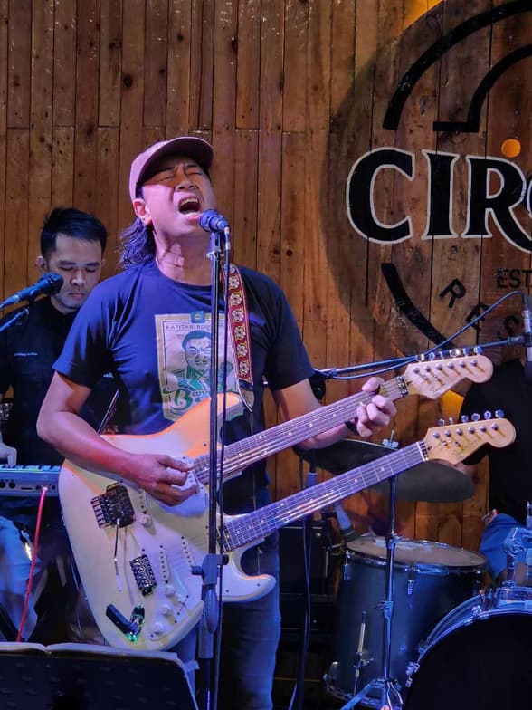 Jenaroenjoying a hobby outside teaching 