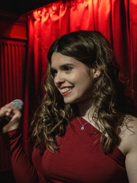 Profile photo of Grace , Singing tutor at Wiingy 