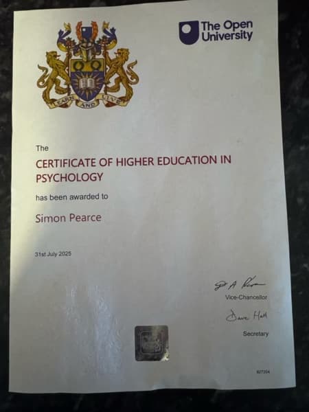 Verified degree or teaching certification of Simon 