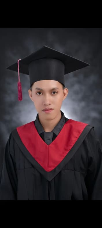 Graduation ceremony photo of Armin 