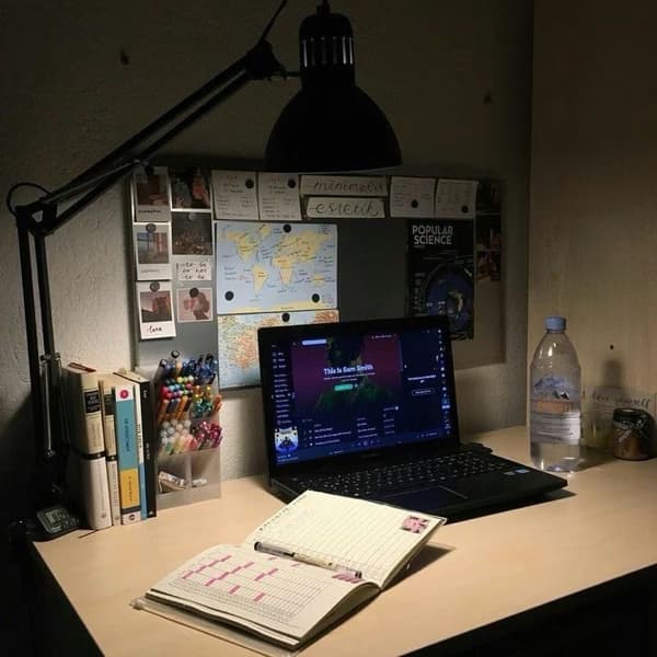 Teaching setup of Isabella  for private tutoring 