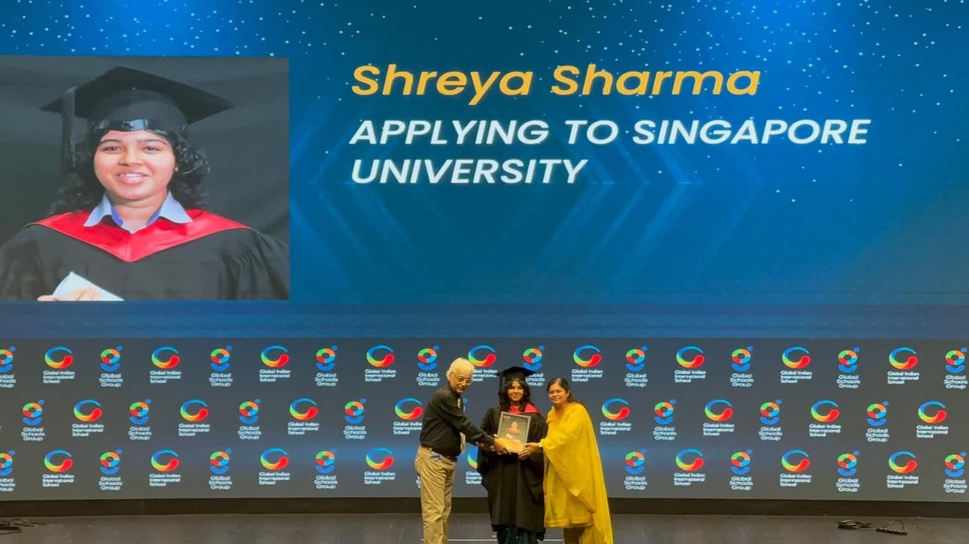 Graduation ceremony photo of Shreya