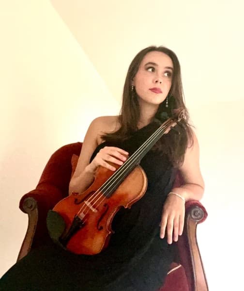 Profile photo of Gabrielle , Violin tutor at Wiingy 