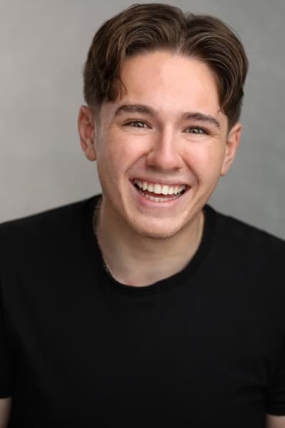 Profile photo of Aaron , Singing tutor at Wiingy 