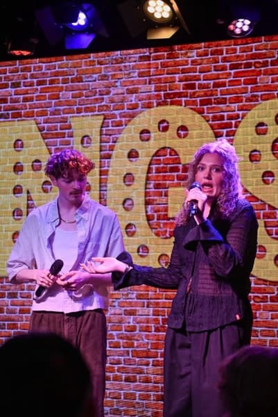 Digital pen-tab teaching notes by Amiee 