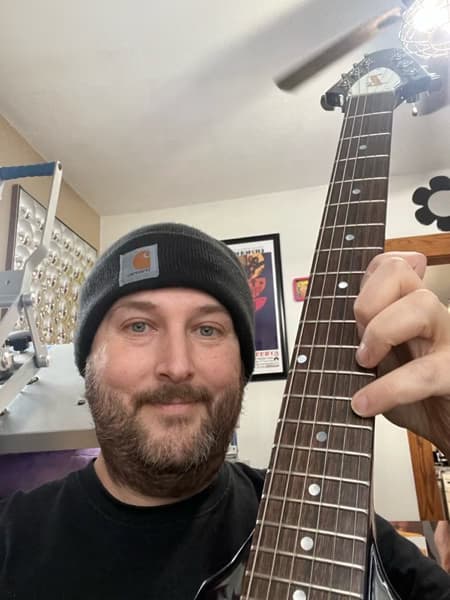 Profile photo of Augustus , Guitar tutor at Wiingy 