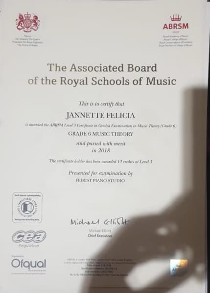 Verified degree or teaching certification of Jannette 