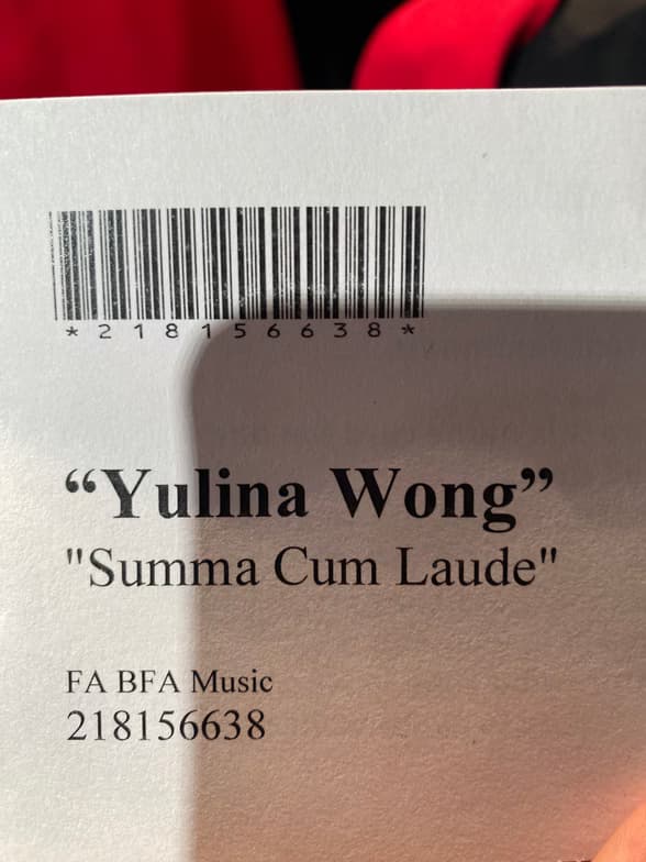 Graduation ceremony photo of Yulina 