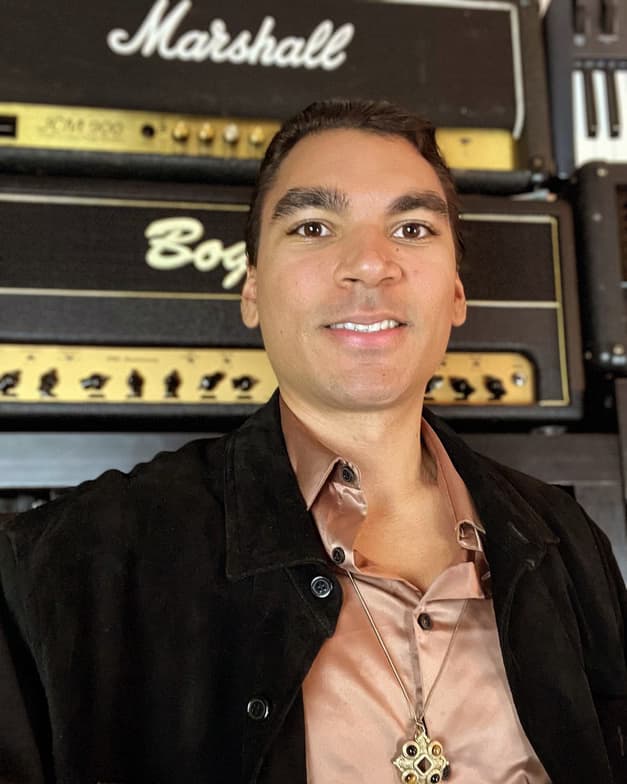 Profile photo of Julian, Guitar tutor at Wiingy 