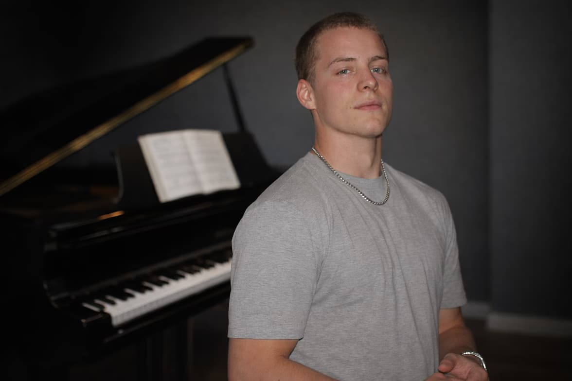 Profile photo of Gulliver, Piano tutor at Wiingy 