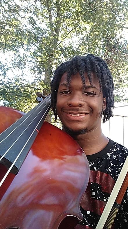Profile photo of Val'jasheen , Guitar tutor at Wiingy 
