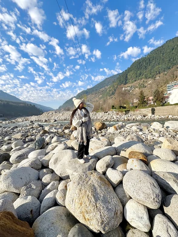 Travel snapshot of Khushi during a trip 