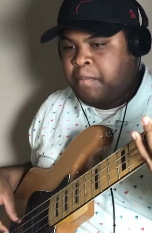 Profile photo of John , Guitar tutor at Wiingy 