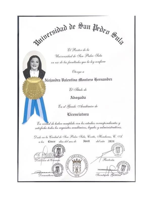 Verified degree or teaching certification of Alejandra  