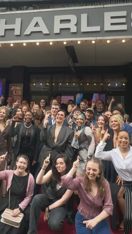 Profile photo of Robyn, Singing tutor at Wiingy 