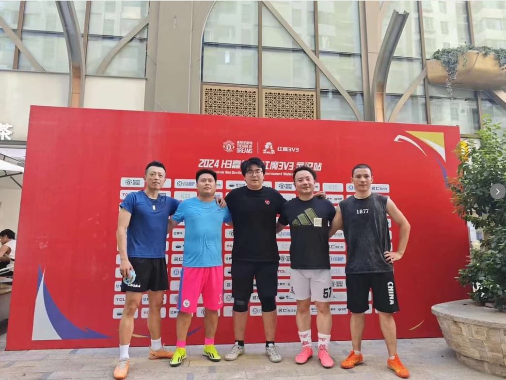 Yu-hengenjoying a hobby outside teaching 