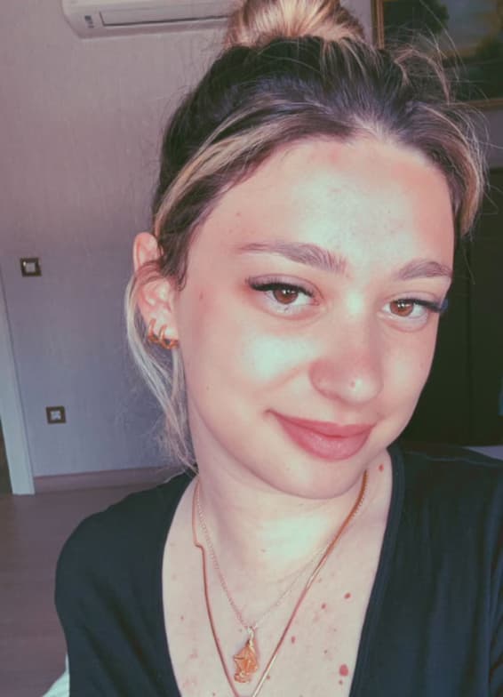 Profile photo of Kubra, Piano tutor at Wiingy 