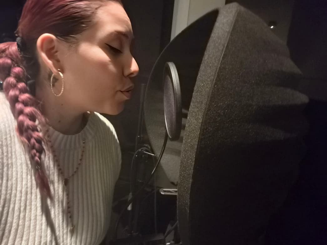 Amy conducting a lesson 