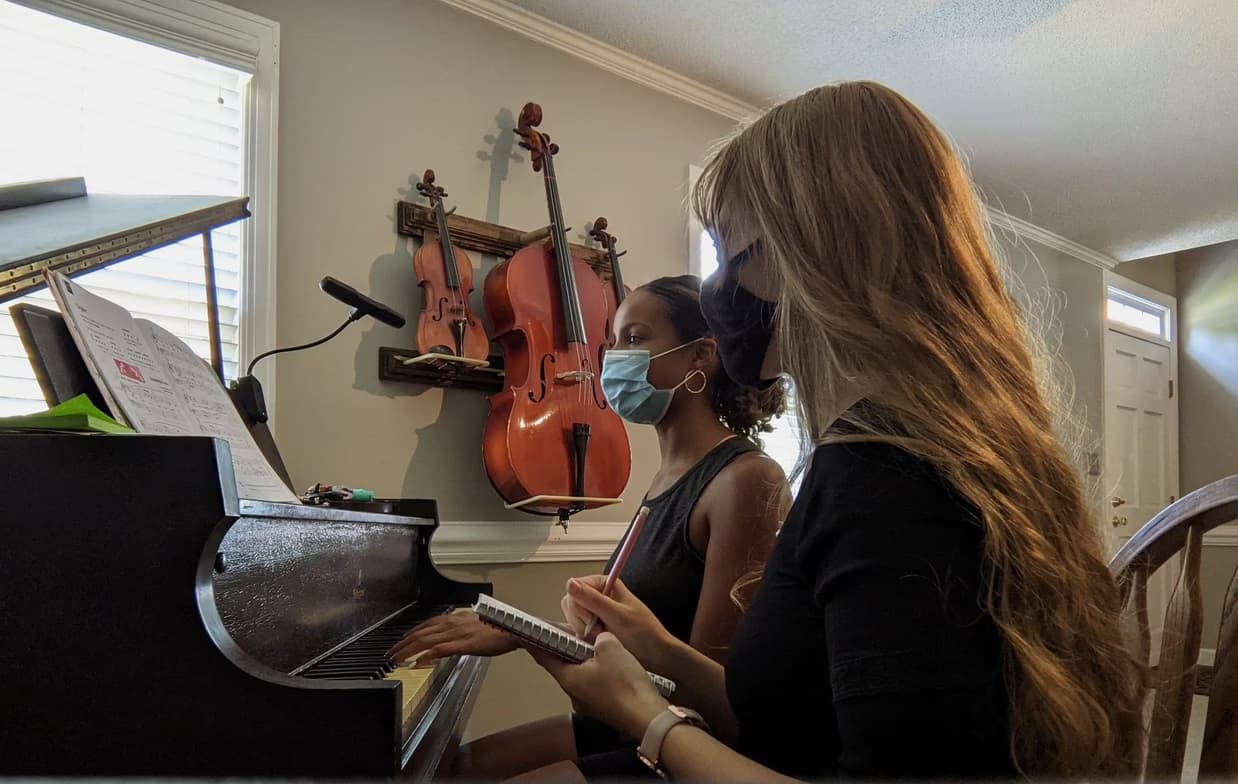 Hannah conducting a lesson 