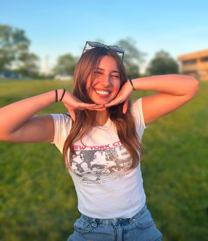 Profile photo of Siena, Piano tutor at Wiingy 