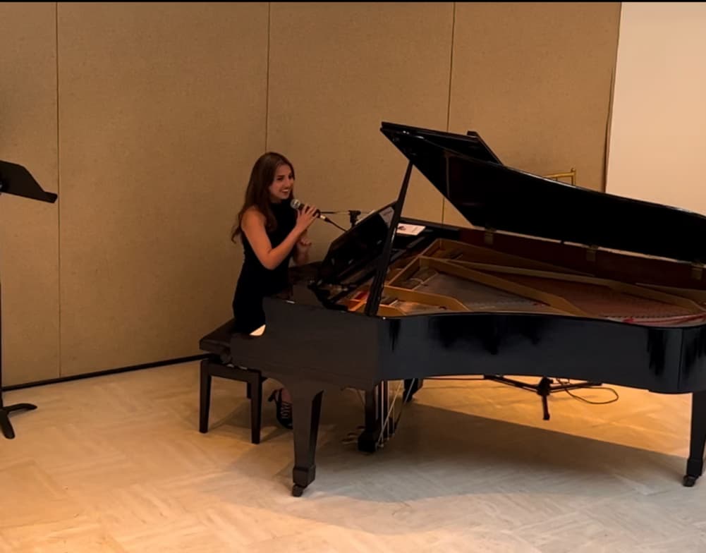 Profile photo of Siena, Piano tutor at Wiingy 