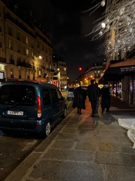 Travel snapshot of Esther-Olivia during a trip