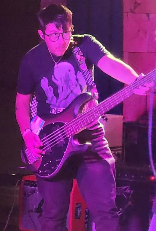 Profile photo of Em, Violin tutor at Wiingy 