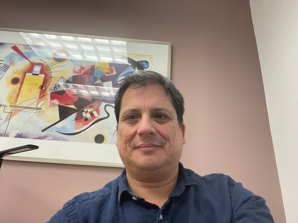 Profile photo of Roberto, Economics tutor at Wiingy 