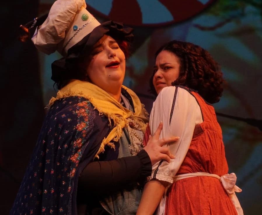 Profile photo of Laura, Guitar tutor at Wiingy