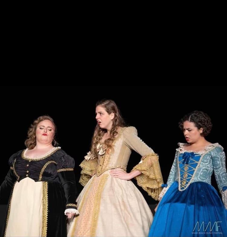 Profile photo of Laura, Singing tutor at Wiingy